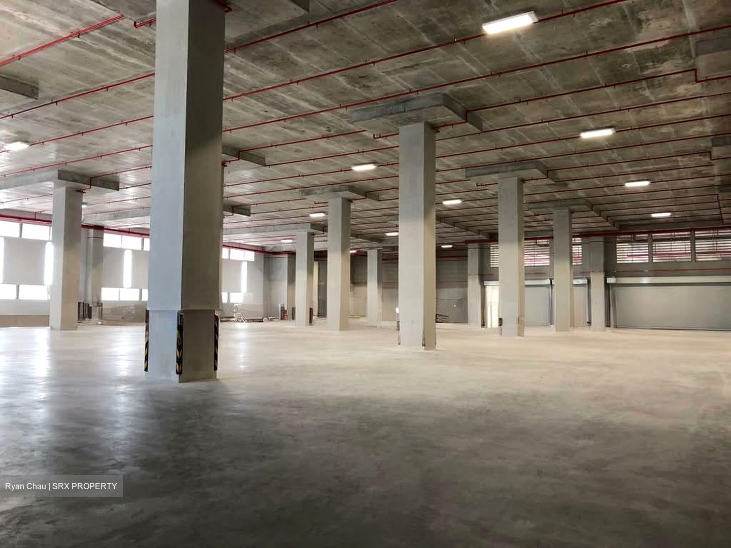 Gul Circle (D22), Warehouse #565259661